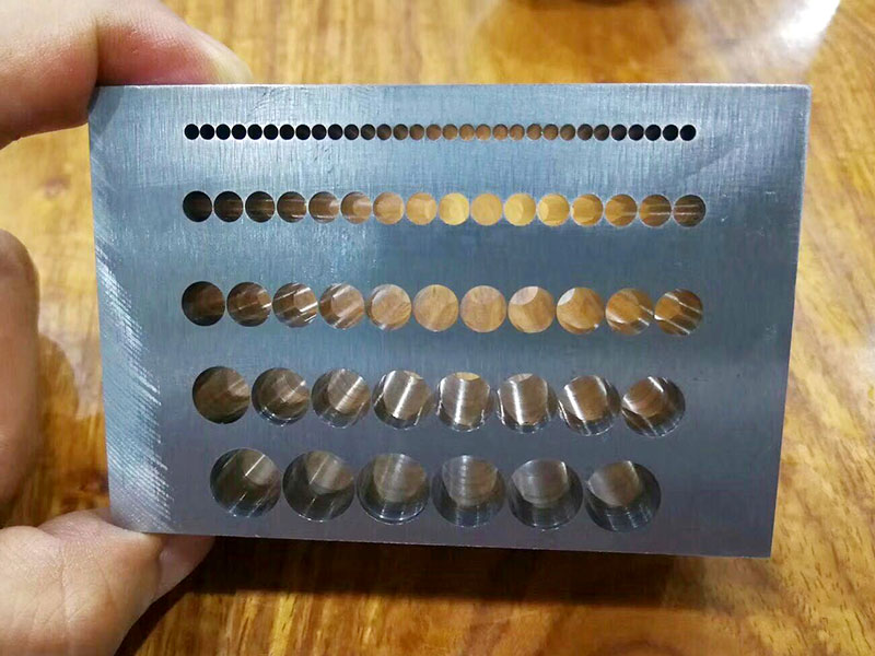 模具鉆深孔y軸坐標(biāo)有沒有負(fù)的?