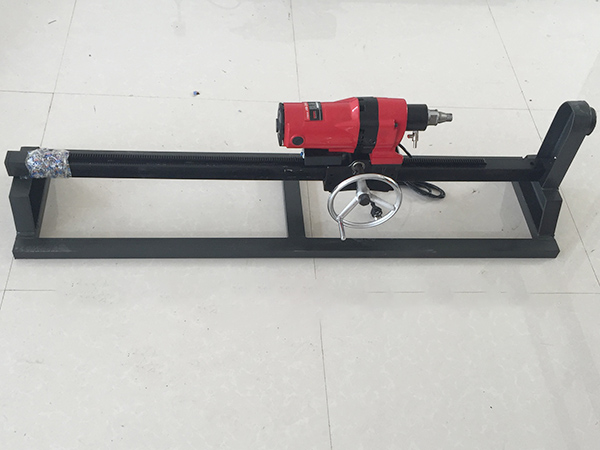 下水道鉆孔機怎么打孔？鉆孔機粉塵太大怎么樣解決？