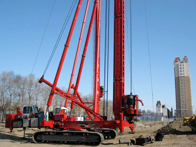 灌注樁鉆孔機多高？